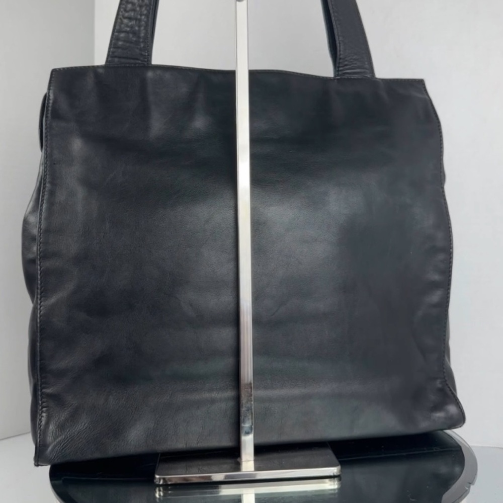 CHANEL CC Black Lambskin Leather Shoulder Shopper Bag Tote with top Zipper - Picture 6 of 13
